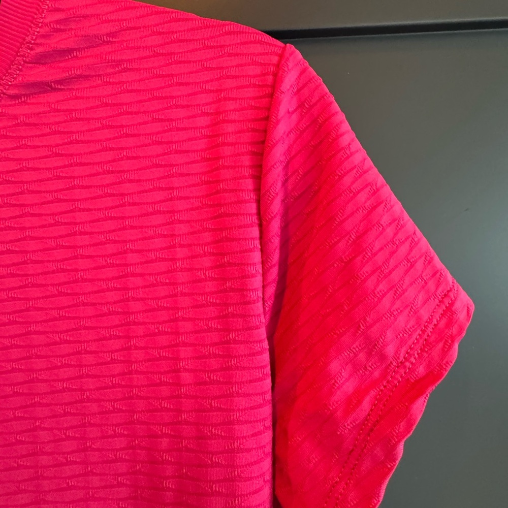 Pink Exercise top - Picture 4 of 5